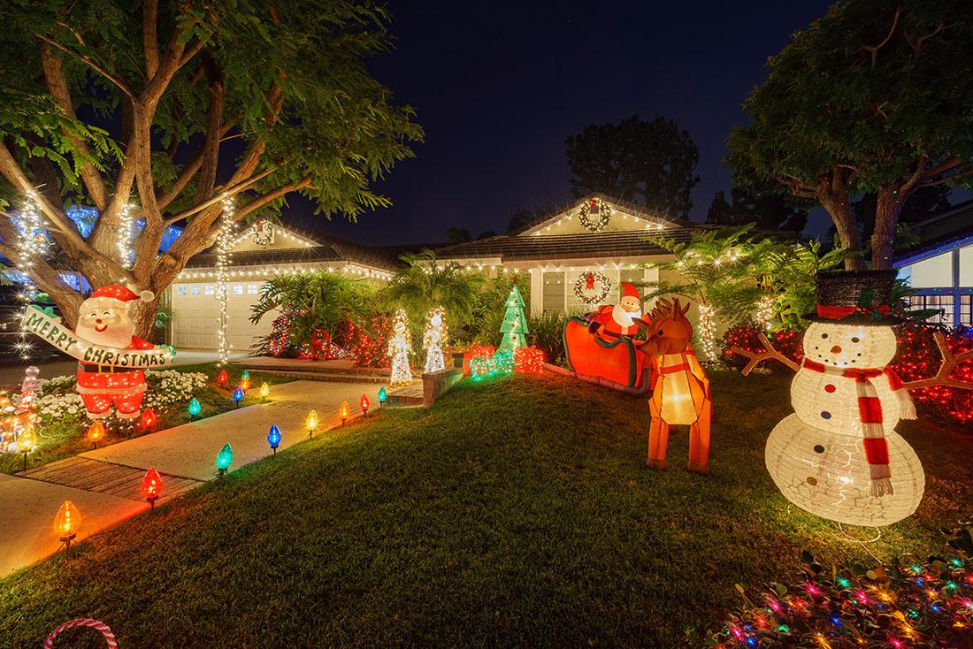 Read more about the article Energy-Efficient Holiday Home Décor Ideas